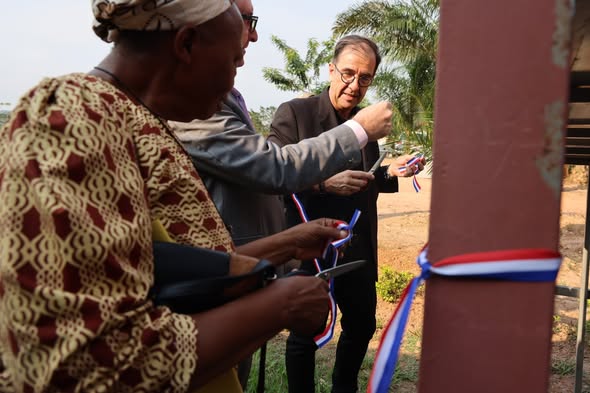 RCA / Bangui : La France finance l’inauguration d’un forage à énergie solaire à l’ISTM Saint Bernard
