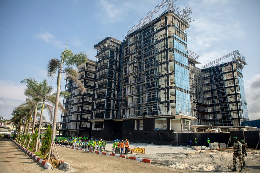 Gabon : Le Président Oligui Nguema et son homologue Emmanuel Macron visitent les chantiers structurants de Libreville Gabon : Le Président Oligui Nguema et son homologue Emmanuel Macron visitent les chantiers structurants de Libreville