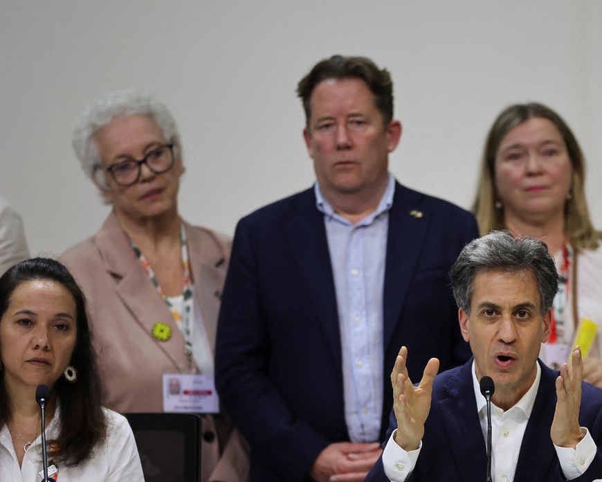 Le secrétaire d'État britannique à l'Énergie, Ed Miliband, prend la parole lors de la réunion des ministres concernant une feuille de route sur les énergies fossiles. Photo : Adriano Machado/Reuters Le secrétaire d'État britannique à l'Énergie, Ed Miliband, prend la parole lors de la réunion des ministres concernant une feuille de route sur les énergies fossiles. Photo : Adriano Machado/Reuters
