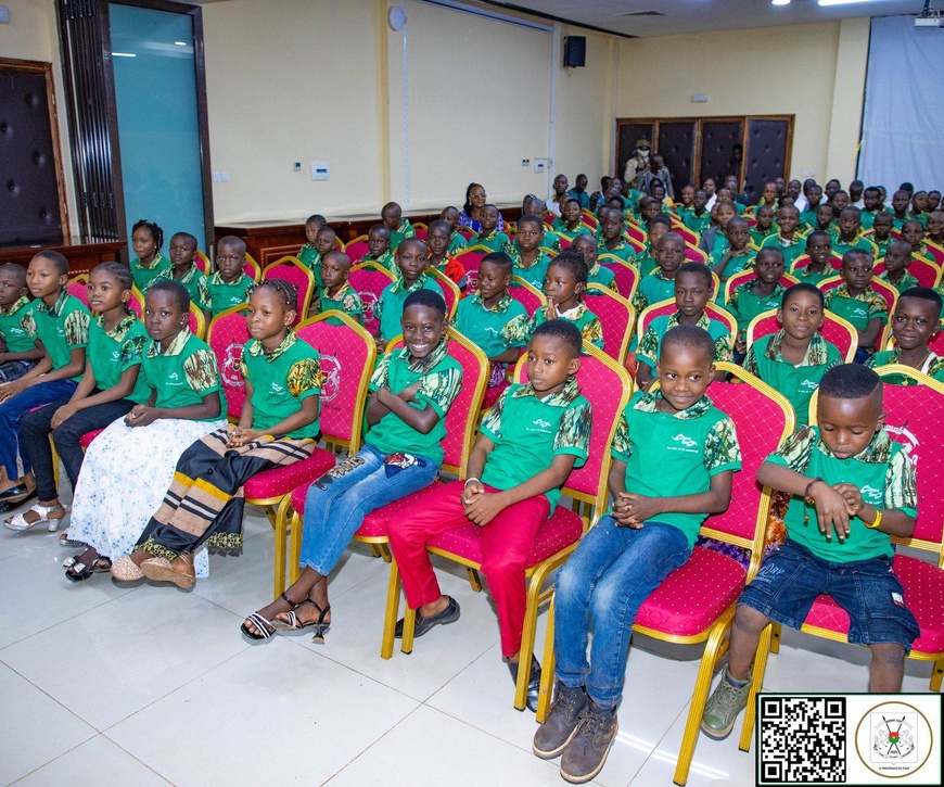 Burkina : « Vous êtes les vrais héros de cette Nation ! » (Le capitaine Traoré aux pupilles de la Nation) Burkina : « Vous êtes les vrais héros de cette Nation ! » (Le capitaine Traoré aux pupilles de la Nation)