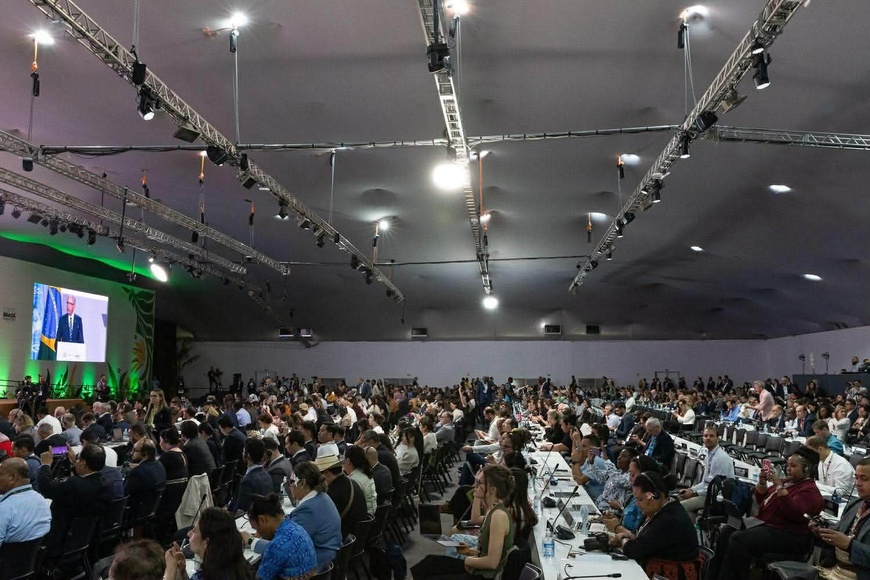 Les délégués se réunissent pour la séance plénière d'ouverture de la COP30 (Photo : © ONU Changements climatiques – Kiara Worth) Les délégués se réunissent pour la séance plénière d'ouverture de la COP30 (Photo : © ONU Changements climatiques – Kiara Worth)
