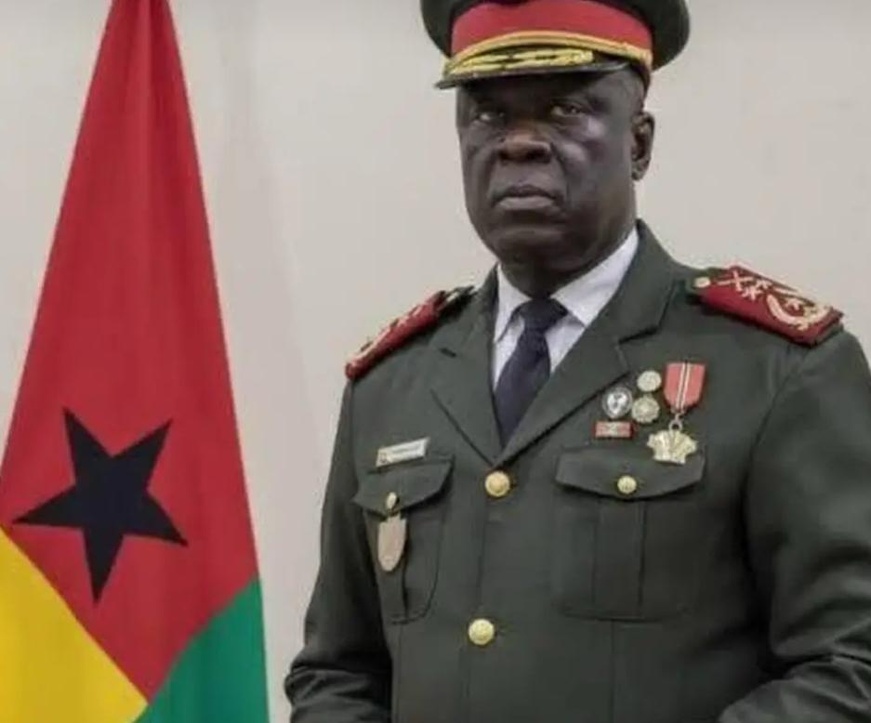 Guinée-Bissau : le Haut Commandement militaire suspend une partie de la Constitution et annonce une Charte de transition Guinée-Bissau : le Haut Commandement militaire suspend une partie de la Constitution et annonce une Charte de transition