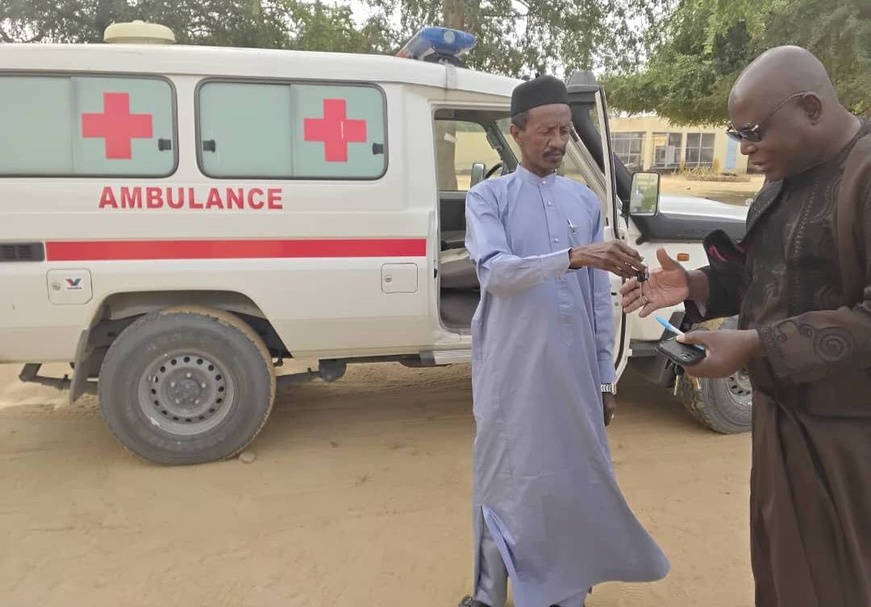 Tchad, Province du Batha : Le Ministre de la Santé concrétise sa promesse en remettant une ambulance Tchad, Province du Batha : Le Ministre de la Santé concrétise sa promesse en remettant une ambulance