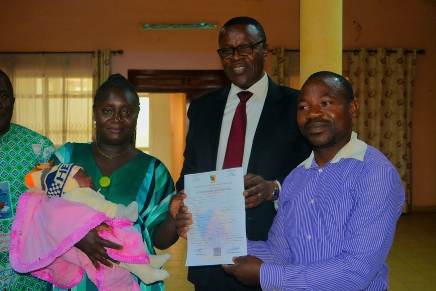 Cameroun : la mairie de Dschang produit ses premiers actes de naissance numérisés Cameroun : la mairie de Dschang produit ses premiers actes de naissance numérisés
