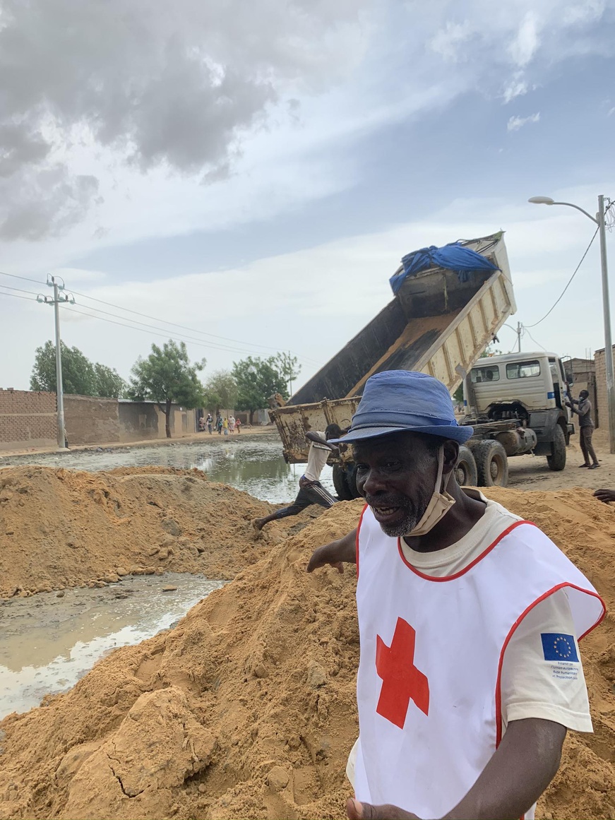 Infrastructures : Abdel-Nasser Garboa salue l'avancée du bitumage à N'Djamena Infrastructures : Abdel-Nasser Garboa salue l'avancée du bitumage à N'Djamena