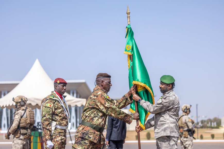AES : L'Étendard de la Force Unifiée levé, symbole d'une défense souveraine AES : L'Étendard de la Force Unifiée levé, symbole d'une défense souveraine