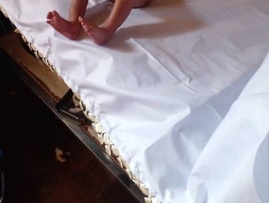 Tchad : au Mandoul, une mère accouche un enfant en plein brousse et l'abandonne Tchad : au Mandoul, une mère accouche un enfant en plein brousse et l'abandonne