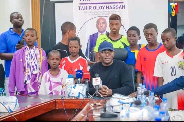 Football : le président de la FTFA échange avec les jeunes footballeurs des centres de formation de N’Djamena