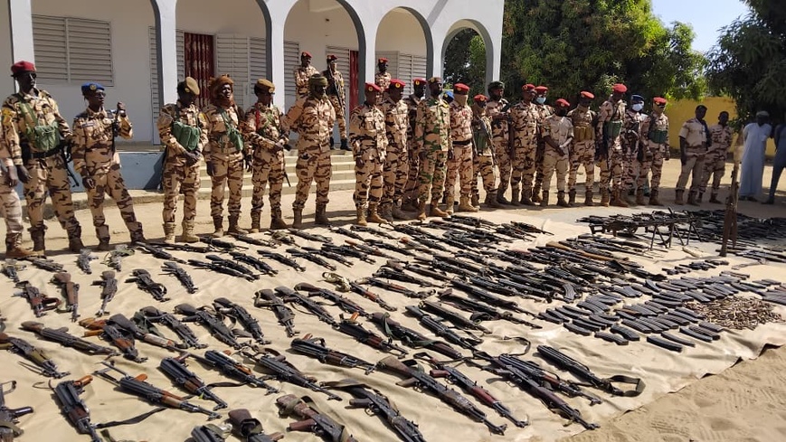 Présentation d'armes de guerre et de présumés coupeurs de route au Salamat Présentation d'armes de guerre et de présumés coupeurs de route au Salamat