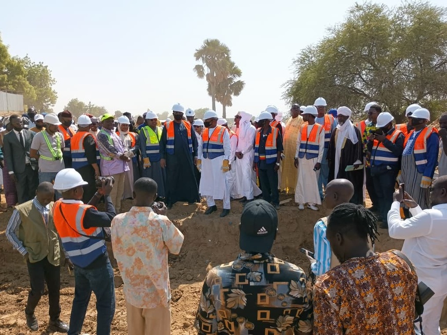 Inondations à N’Djaména : La digue de N’Gueli, une forteresse de 3 km pour protéger le 9ème arrondissement Inondations à N’Djaména : La digue de N’Gueli, une forteresse de 3 km pour protéger le 9ème arrondissement
