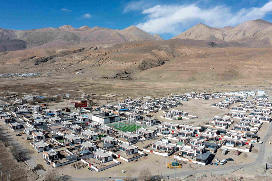 Photo taken on Dec. 11, 2025 shows the rebuilt Zingkar village in Chamco township, Dingri county, southwest China's Xizang autonomous region. (People's Daily Online/Weng Qiyu)