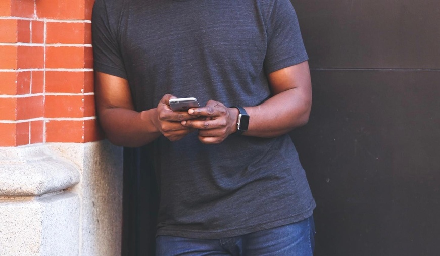 Tchad : parler fort au téléphone, une nouvelle incivilité urbaine