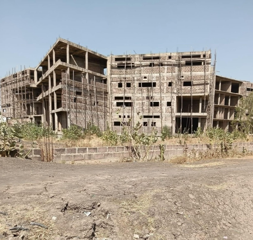 Tchad : à N’Djamena, des chantiers d'Etat aux arrêts alors que certaines institutions publiques sont en location Tchad : à N’Djamena, des chantiers d'Etat aux arrêts alors que certaines institutions publiques sont en location 