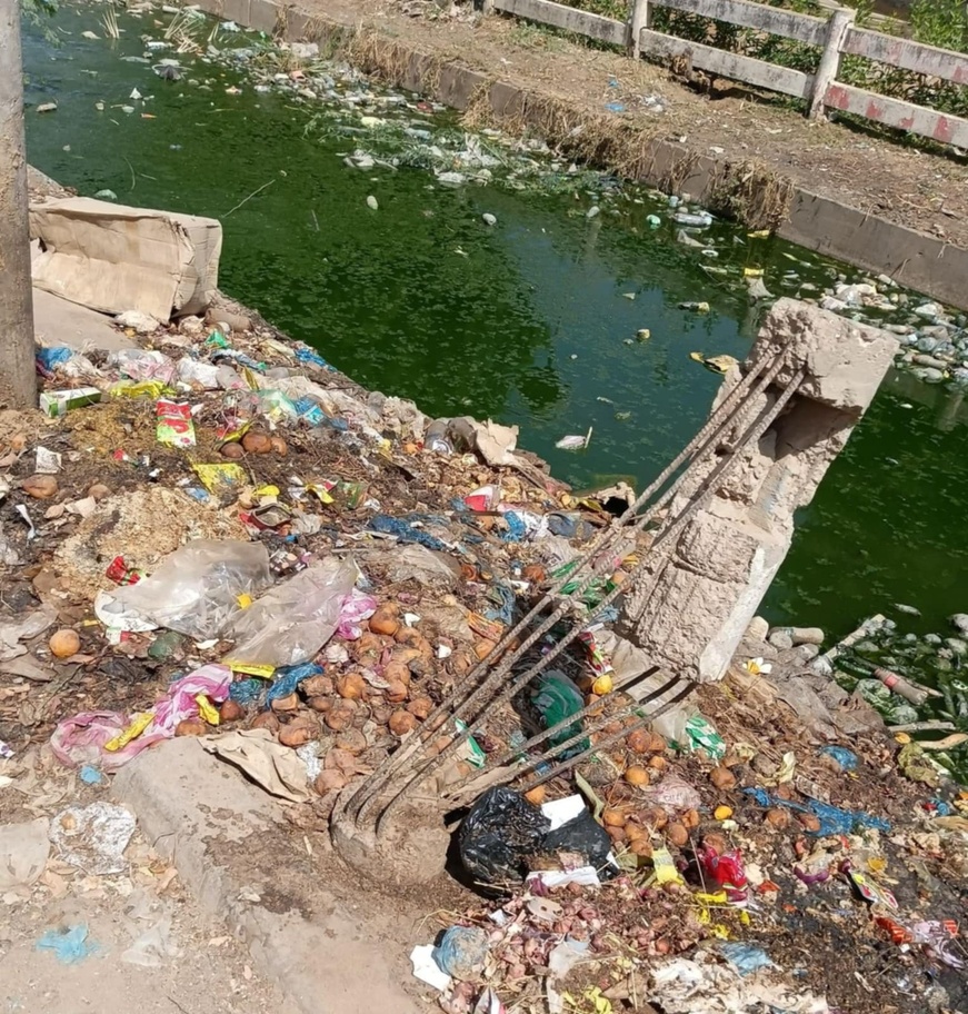 Tchad : à N'Djamena, le canal de Chari-Mongo étouffe sous l'incivisme Tchad : à N'Djamena, le canal de Chari-Mongo étouffe sous l'incivisme 