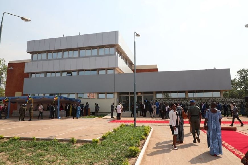 Centrafrique : des responsables de la TV publique arrêtés puis relâchés après la coupure du discours présidentiel Centrafrique : des responsables de la TV publique arrêtés puis relâchés après la coupure du discours présidentiel