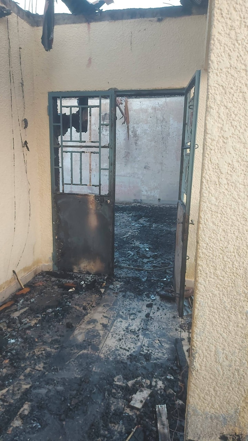 Cameroun - Drame à Ngaoundéré : Le Sous-Préfet et son épouse périssent dans l'incendie de leur résidence Cameroun - Drame à Ngaoundéré : Le Sous-Préfet et son épouse périssent dans l'incendie de leur résidence