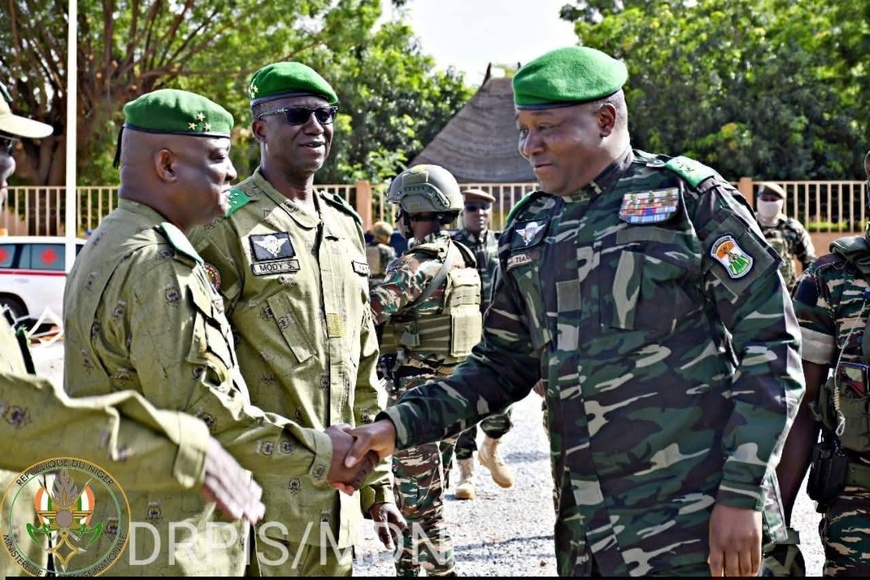 Niger : Le Général Tiani au front diplomatique et militaire à la Base 101