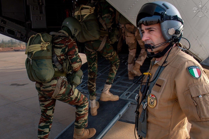 Niger : Les forces italiennes de la MISIN épargnées par les combats de Niamey Niger : Les forces italiennes de la MISIN épargnées par les combats de Niamey