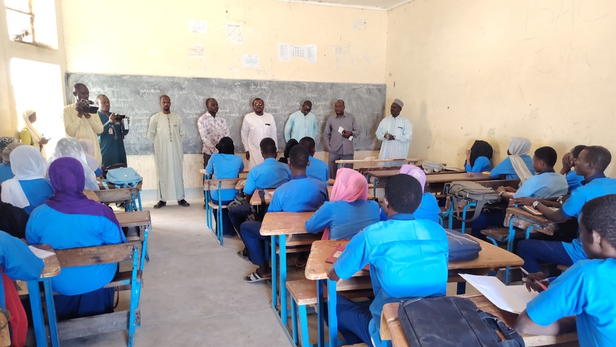 Tchad : une mission de sensibilisation mobilise élèves et étudiants autour des concours statistiques à Abéché Tchad : une mission de sensibilisation mobilise élèves et étudiants autour des concours statistiques à Abéché