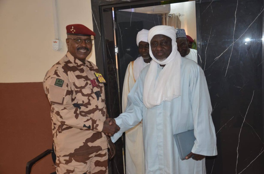 Tchad : le CEMGA a reçu le président du Conseil National des Affaires Islamiques Tchad : le CEMGA a reçu le président du Conseil National des Affaires Islamiques