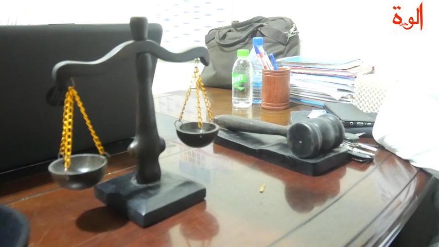 N’Djamena : deux neveux condamnés à 5 et 3 ans de prison pour une escroquerie de plus de 500 millions FCFA N’Djamena : deux neveux condamnés à 5 et 3 ans de prison pour une escroquerie de plus de 500 millions FCFA