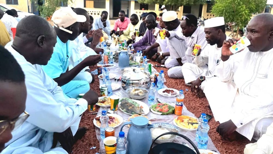 Tchad : l’UJT organise un Iftar Sayim réunissant journalistes et autorités à Abéché Tchad : l’UJT organise un Iftar Sayim réunissant journalistes et autorités à Abéché