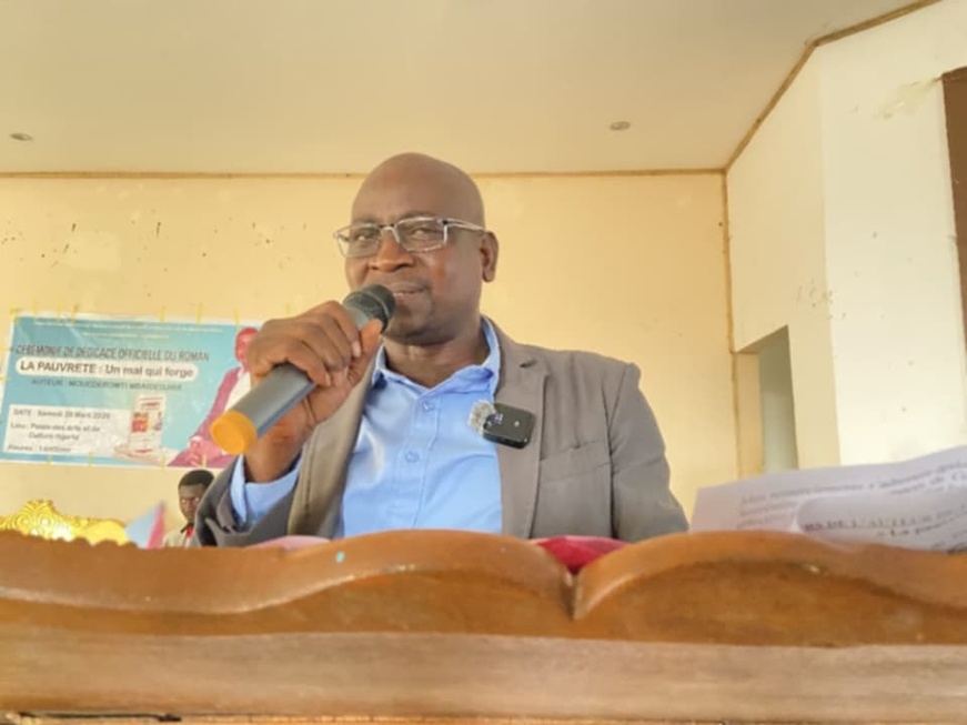 Tchad : un jeune écrivain de Sarh présente son roman engagé pour lutter contre la pauvreté Tchad : un jeune écrivain de Sarh présente son roman engagé pour lutter contre la pauvreté