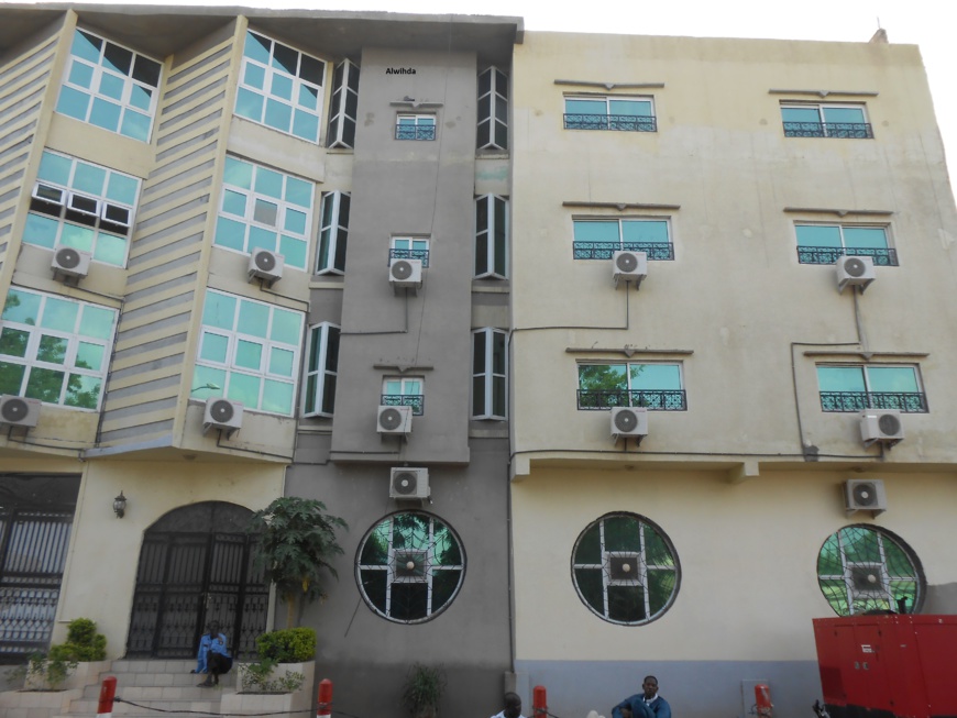 Tchad: A louer/Vendre : Nouveau complexe moderne de trois étages Tchad: A louer/Vendre : Nouveau complexe moderne de trois étages