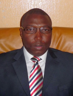 Le Président TOUADERA doit renoncer à l'enseignement au cour de son mandat. Le Président TOUADERA doit renoncer à l'enseignement au cour de son mandat.