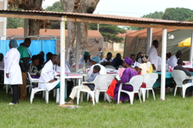 Programme de santé communautaire à Mouyondzi : Près de 300 patients consultés lors de la journée inaugurale le 13 juin 2016 Programme de santé communautaire à Mouyondzi : Près de 300 patients consultés lors de la journée inaugurale le 13 juin 2016