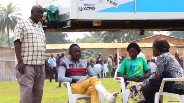 Programme de santé communautaire au Congo : Exaucé Amen Dombo retrouve l’usage de son pied droit après 12 ans
