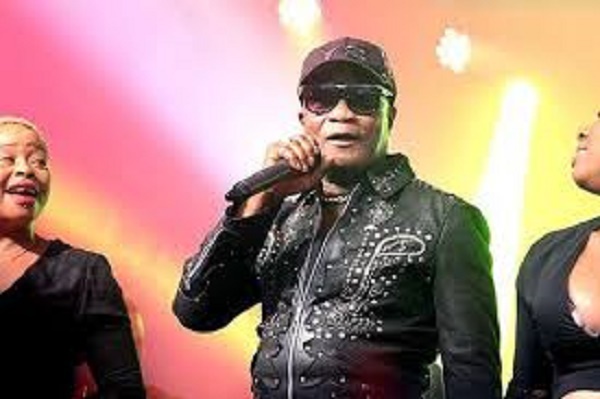 Koffi Olomidé arrêté et transféré à la prison centrale de Makala Koffi Olomidé arrêté et transféré à la prison centrale de Makala
