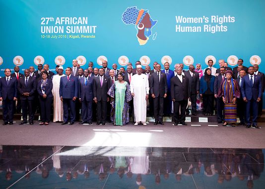 La traditionnelle photo de famille avant l’ouverture du sommet de l’Union africaine à Kigali (Rwanda), le 17 juillet 2016. CYRIL NDEGEYA/AFP