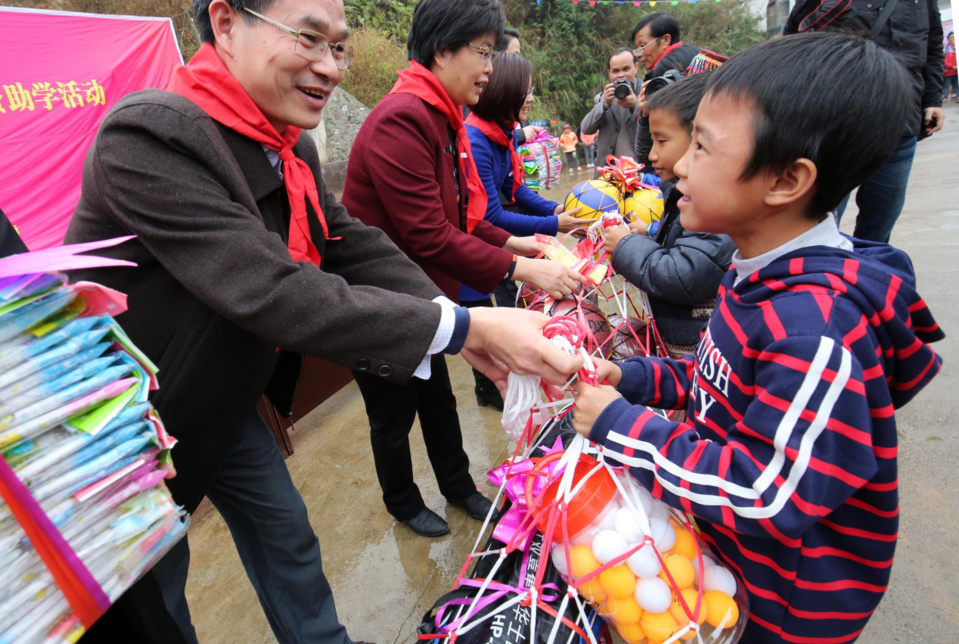 students benefit from government aid funds