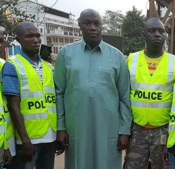 Abdourahamane Sidibe entre les mains de la police à Conakry.