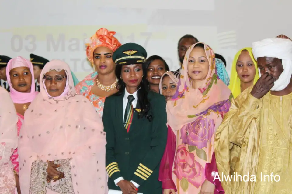 L’Autorité de l’Aviation Civile (ADAC) a organisé, hier, mercredi 3 mai 2017, à Hilton Hôtel, une cérémonie de remise de diplôme de commandant de bord à la lauréate Zenaba Oki Issa Soumaine, sous le haut patronage de la première dame Hinda Deby Itno. Alwihda Info