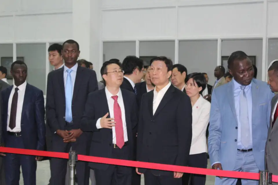 Tchad : Visite du vice-président Chinois à la Raffinerie de Djaramaya