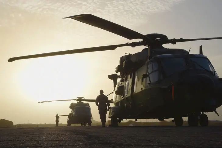 Un hélicoptère de le l'opération Barkhane à Abéché, au Tchad / Dominique Faget/AFP