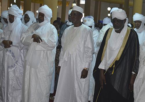 Pour l'Aïd el-Fitr, Déby appelle les tchadiens à "l'esprit absolu de la citoyenneté" Pour l'Aïd el-Fitr, Déby appelle les tchadiens à "l'esprit absolu de la citoyenneté"