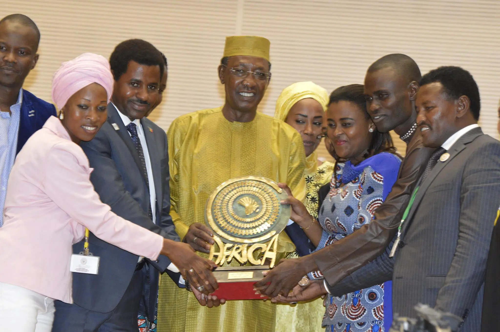 Tchad : La jeunesse africaine demande à Déby la création d'un passeport spécial étudiant