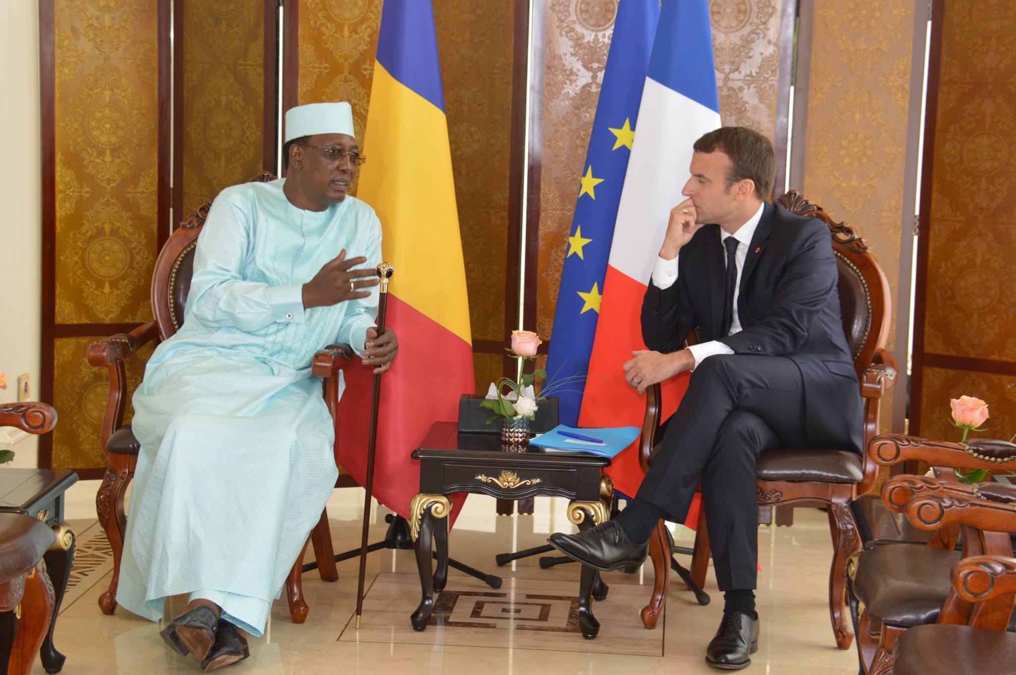 Premier tête-à-tête entre Déby et Macron, "les relations N’Djamena-Paris sont sans nuages"