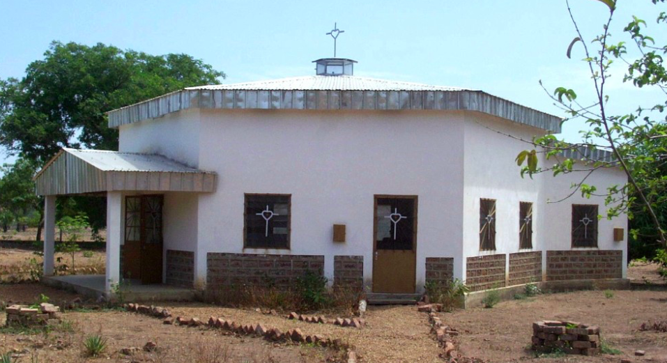 Une chapelle à Bébédjia. Crédits photo : Anicet Paulin/ panoramio.com/user/1013052