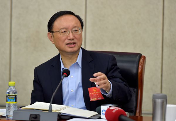 Study and Implement General Secretary Xi Jinping's  Thought on Diplomacy in a Deep-going Way and  Keep Writing New Chapters of Major-Country Diplomacy  with Distinctive Chinese Features