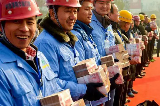 Chinese provinces raise minimum salary threshold 
