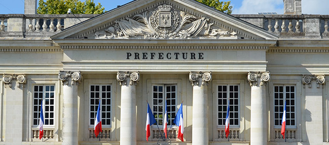 Regroupement familial sur place : le pouvoir de régularisation du préfet est toujours possible