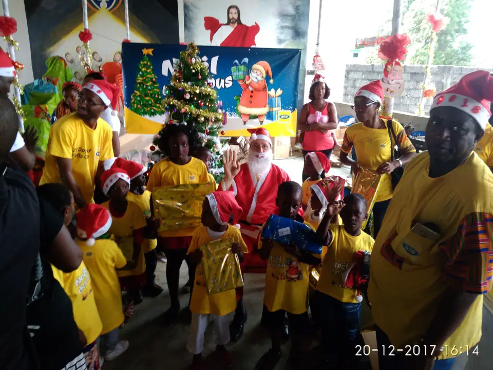 Arbre de Noël : Mtn Côte d’Ivoire comble 500 enfants vulnérables à Abobo et Anyama