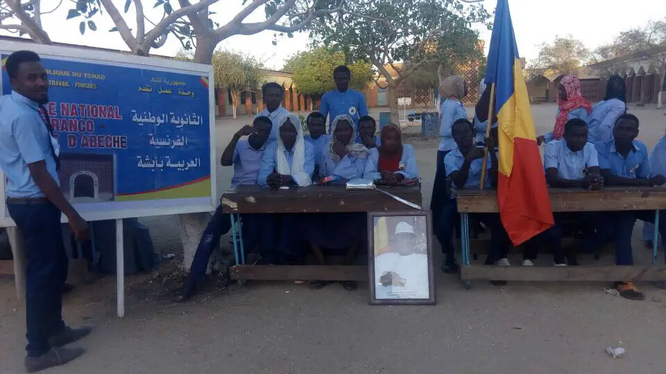 Tchad : des kits scolaires offerts aux lycéens à Abéché