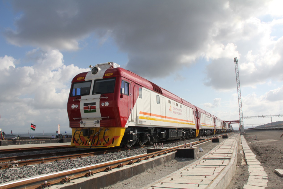 A Chinese-made train on Kenya’s Mombasa-Nairobi Railway, an important railway line in East Africa. (Photo by Li Zhiwei from People’s Daily)