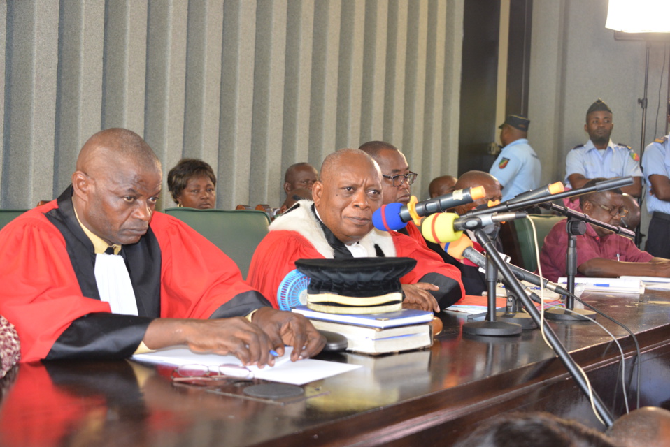 Le présidium de la cour criminelle. Le présidium de la cour criminelle.