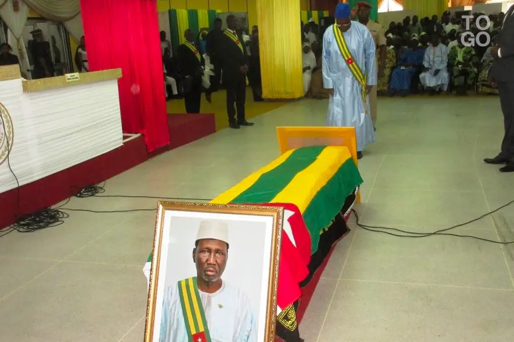 Hommage de l'Assemblée à Brim Bouraïma Diabacté. Crédits photo : République Togolaise